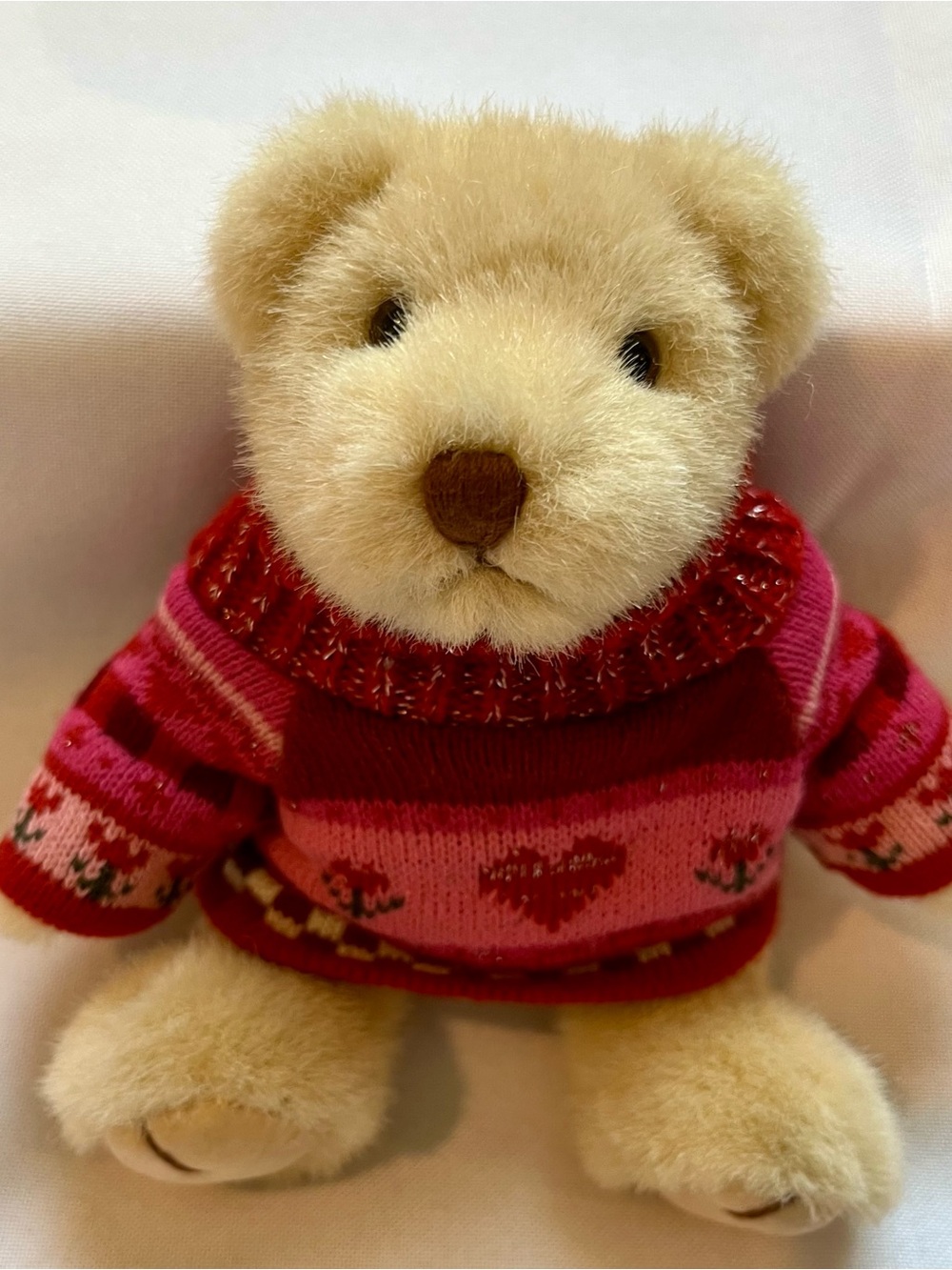 Russ Berrie Love-Me-Teddies 6-in Beige Plush Bear w/ Heart Sweater Vintage 20404